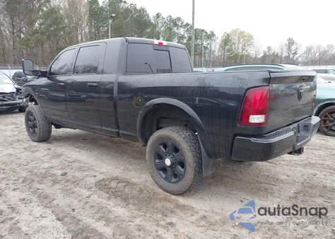 2018 Ram 2500 Laramie 4X4 6'4 Box z USA, uszkodzony, nr VIN 3C6UR5NL6JG218195